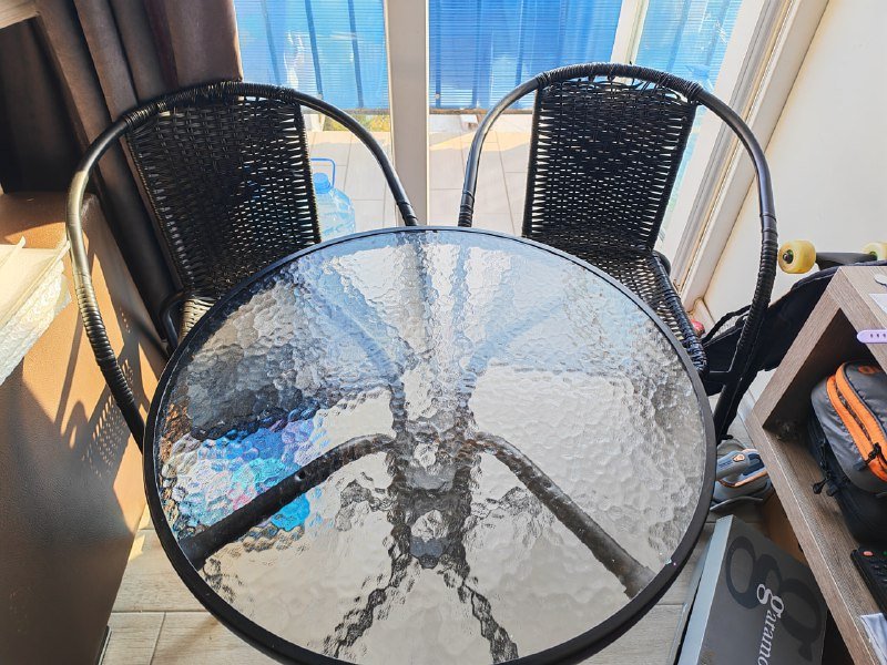 Стол стеклянный и 2 стула 2