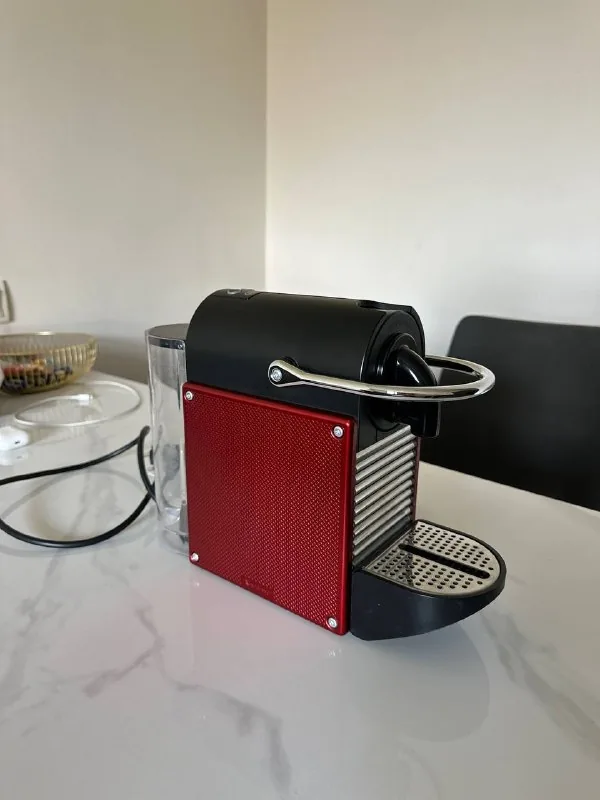 Кофемашина Nespresso с капучинатором 1