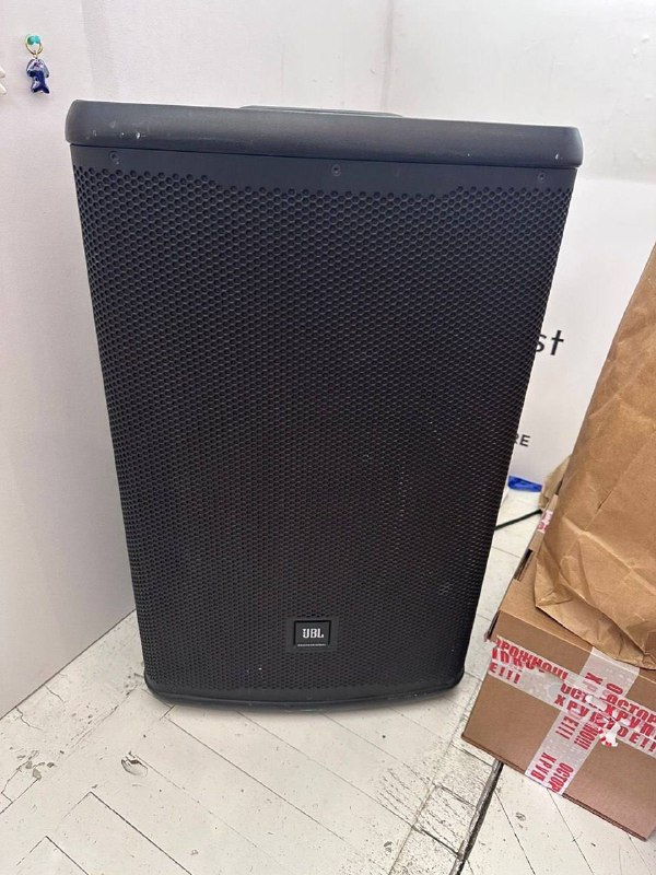 JBL EON 715 активная двухполосная акустическая система с Bluetooth