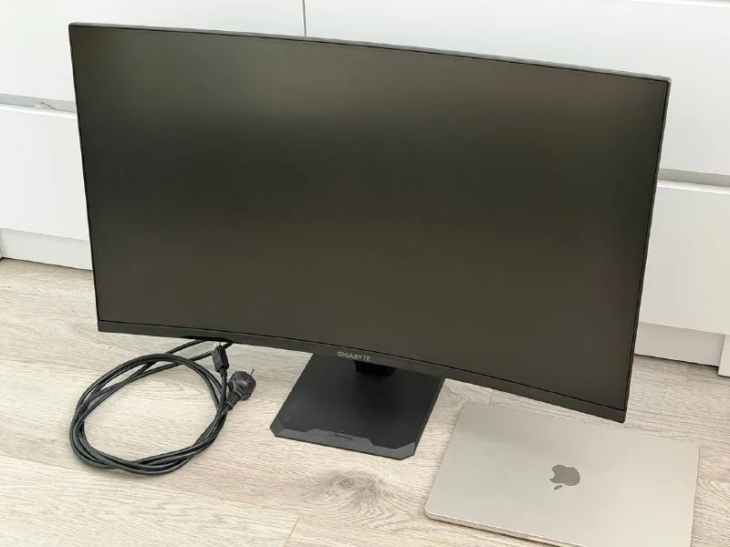 Игровой монитор Gigabyte GS32QCA 32" 1