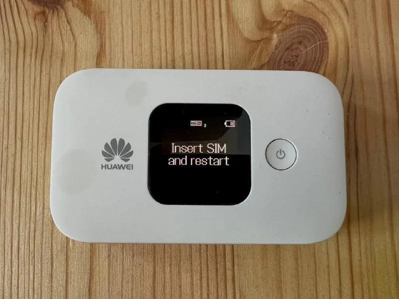 Huawei E5577Cs-321 Mi-Fi роутер, Earbuds 3.5 мм 1