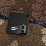 Samsung Galaxy Flip 4 1