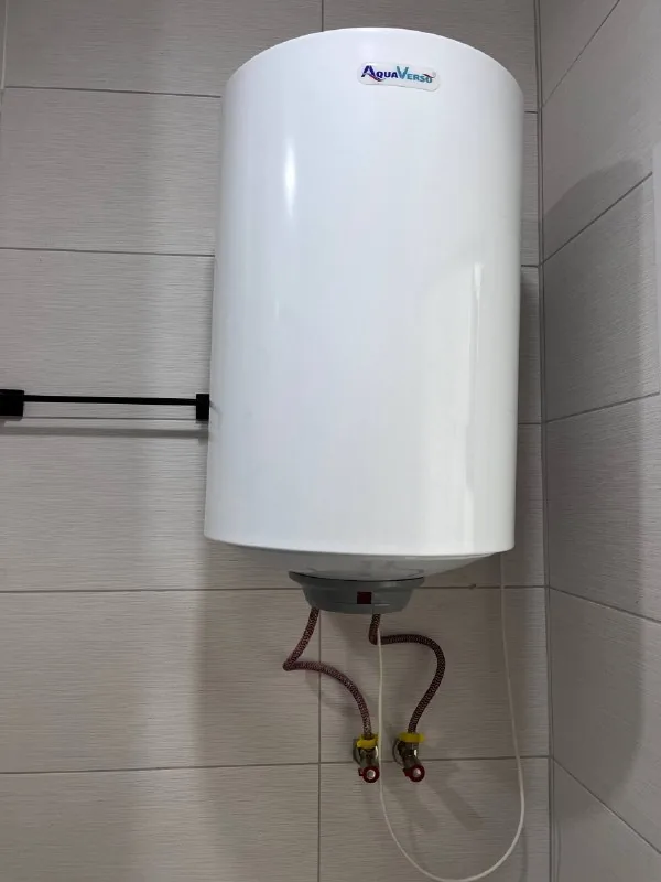 Электрический бойлер AquaVerso 80 л 1