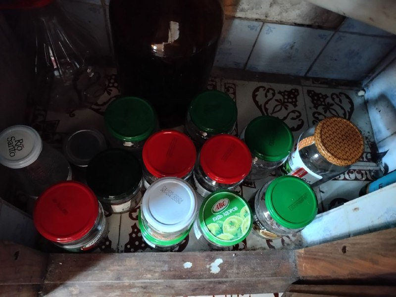Банки с крышками