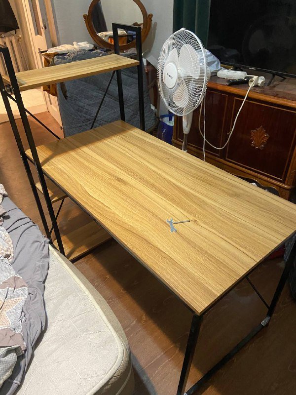 Стол из МДФ с металлическим каркасом 2