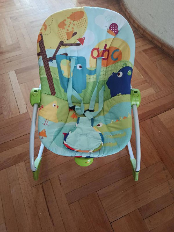 баунсер, стульчик-трансформер, пластиковые стульчики и столик, автокресло 3