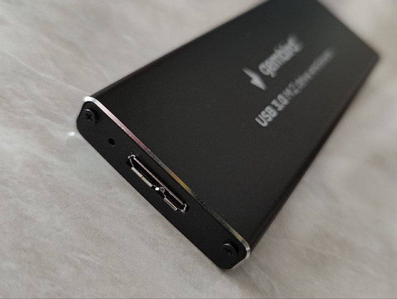 Внешний карман для M.2-накопителя USB 3.0 2