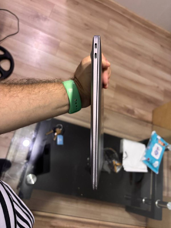 MacBook Air M1 8/128GB 3