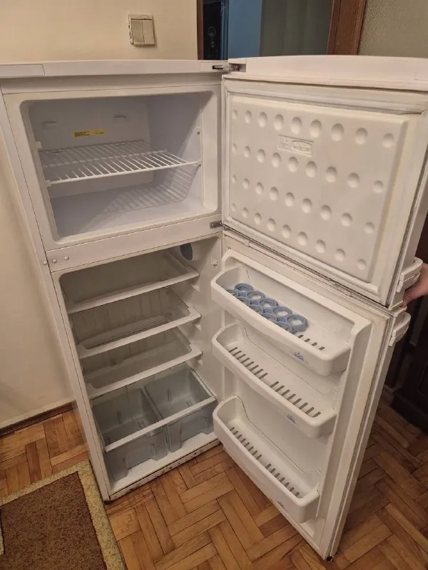 Холодильник 1