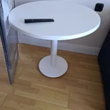 Круглый белый стол 3