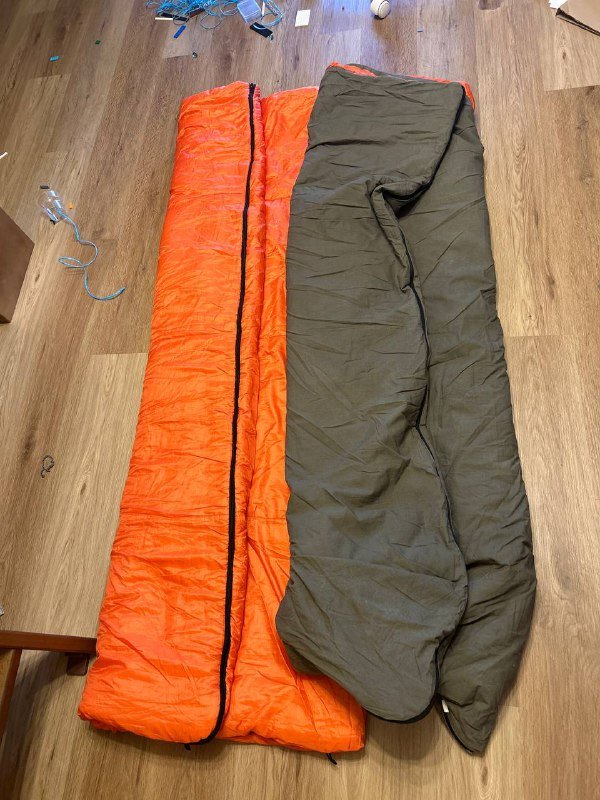 Два летних спальных мешка