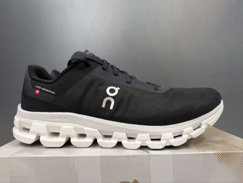 Мужские кроссовки размер 43