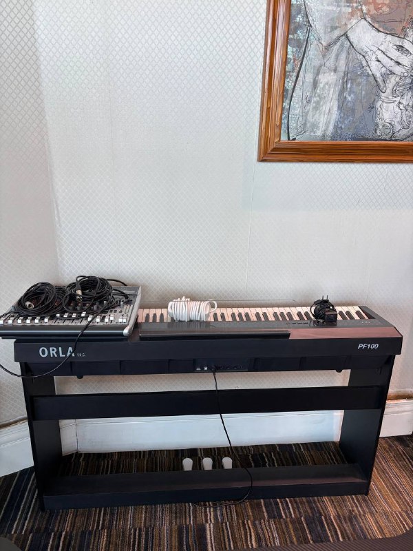 Микшерный пульт Behringer QX1832, Цифровое пианино ORLA PF100, Игровой стол Gaming Table Jusk, Комплект The box CL 106/112MKII Basis Bundle 4