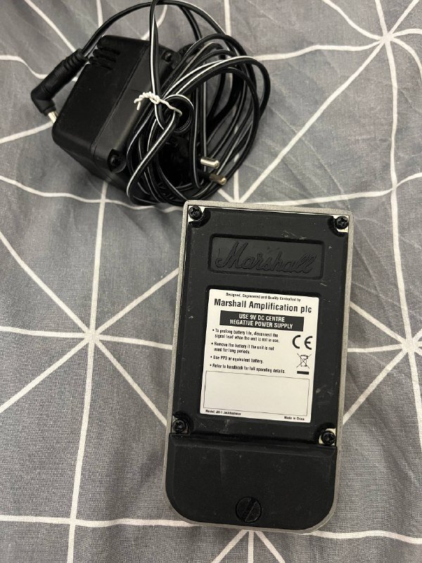 Гитарный усилитель Roland Cube 30X, примочка Marshall Jackhammer JH-1, аудиоинтерфейс M-Audio AIR 192|4 6