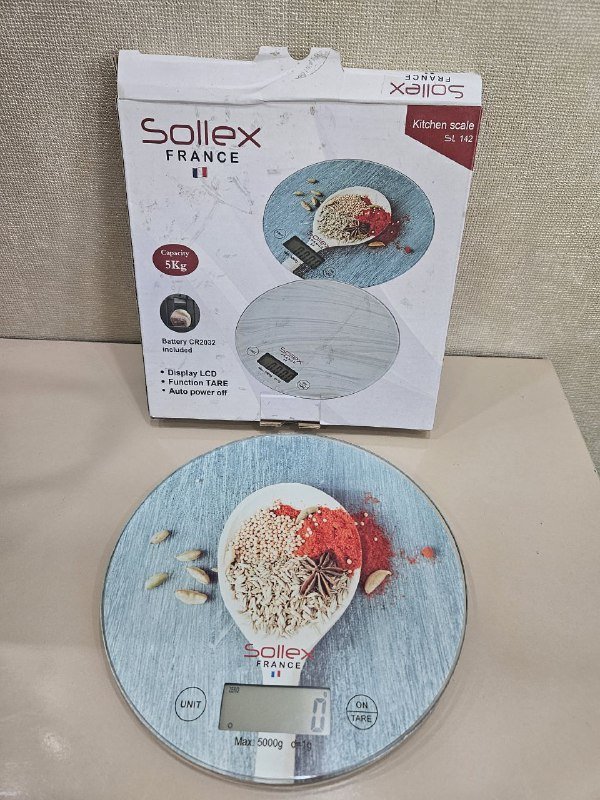 Весы напольные, миксер, кухонные весы, утюг, стулья, набор посуды, формы для выпекания, менажницы 3