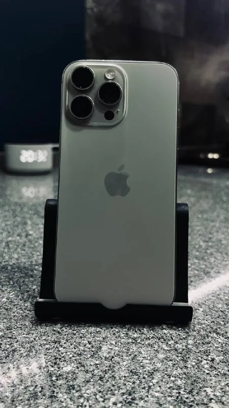 iPhone 16 Pro Max 1