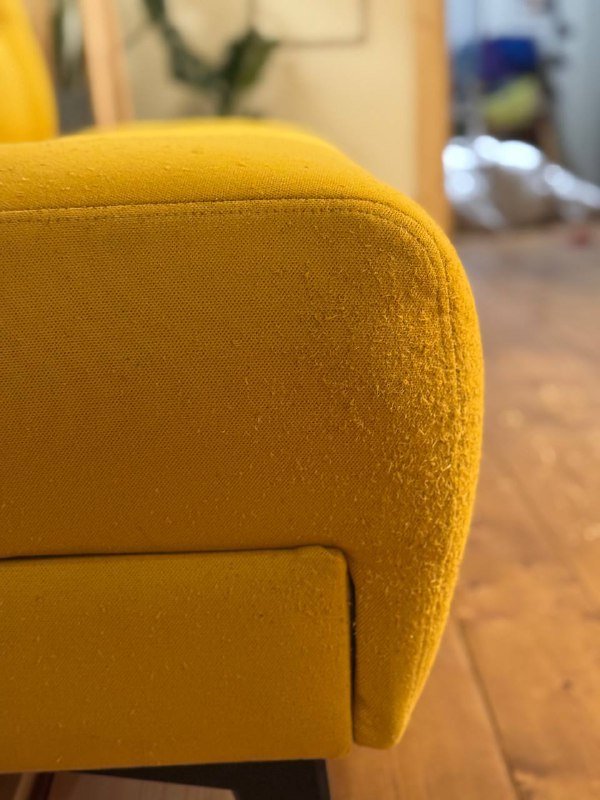 Диван желтый 3