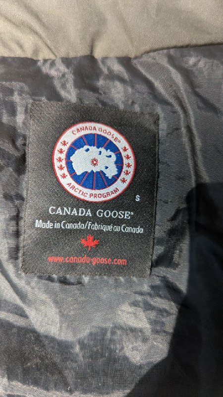 Canada Goose жилетка S размер 6