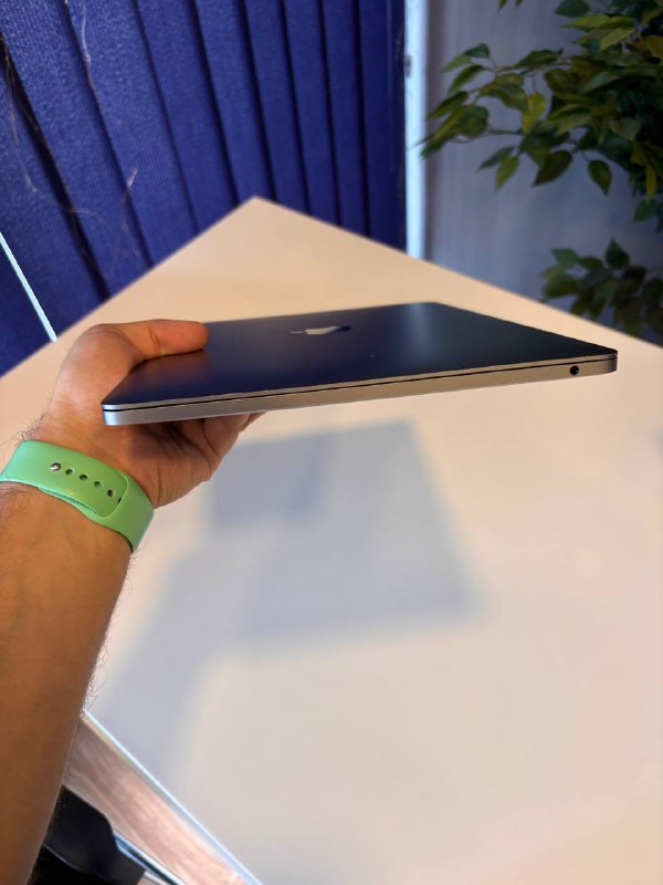MacBook Pro 2017 i5 8/256Гб с зарядкой 5