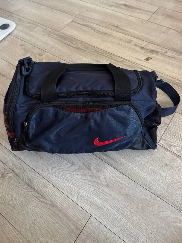 Спортивная сумка Nike
