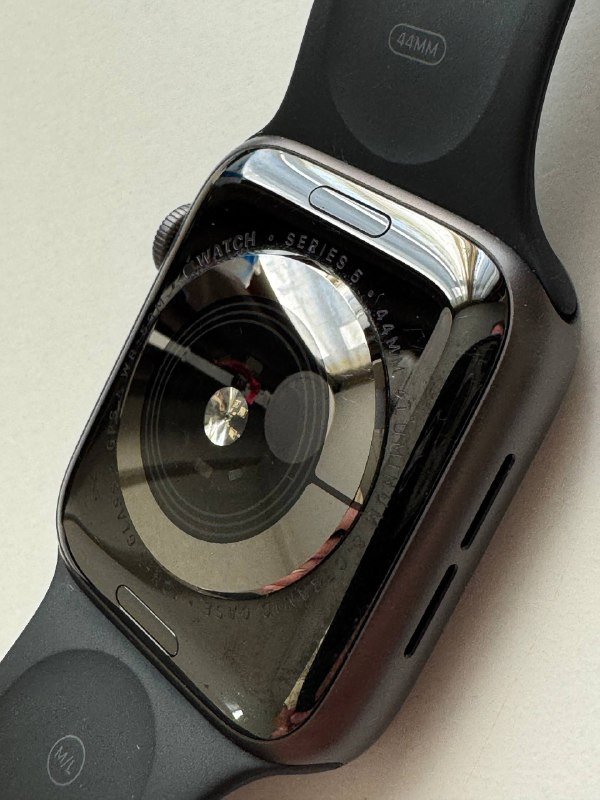 Apple Watch 5 Series 44mm, браслеты ELEGATTO, бананка MUMI, диктофон AI HoDock P1 10