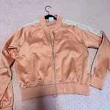 Пальто Calvin Klein, пальто Zara, меховушка Levi’s, жилетка, курточка Puma 9