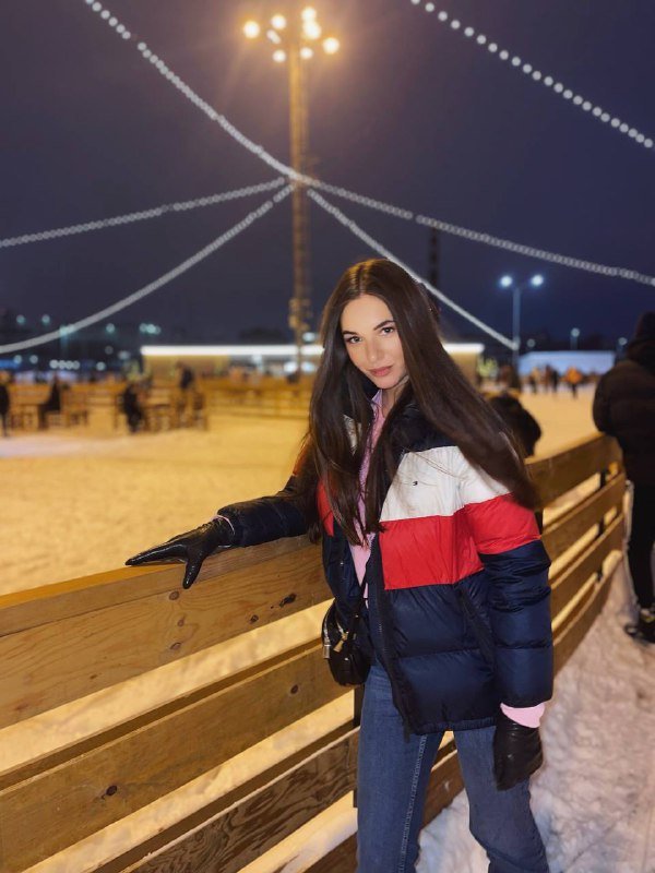 Оригинальная трехцветная куртка Tommy Hilfiger размер М