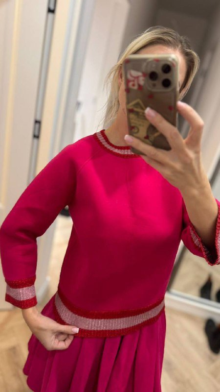 Юбка Gucci, худи, шапочка Sonya Rikel, платье Zara, костюм Zara, юбка Plein Sud, кеды DIOR, браслет Louis Vuitton, кольцо Swarovski, кулон Swarovski