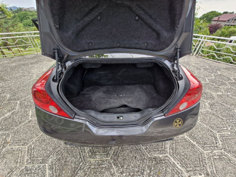 Nissan altima cupe 2012 7