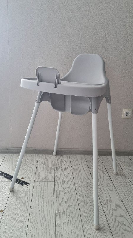 Пластиковый стульчик для кормления