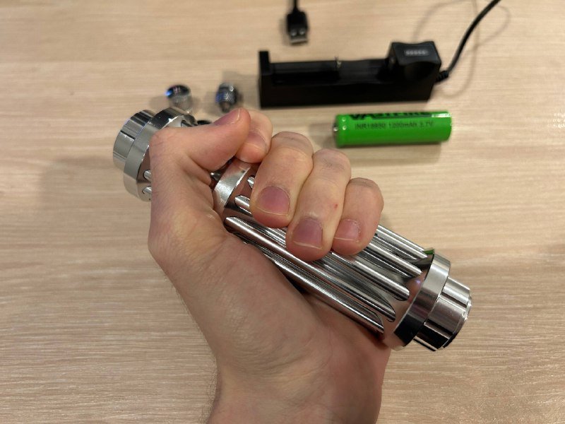 Мощный лазер с насадками и USB зарядкой 3