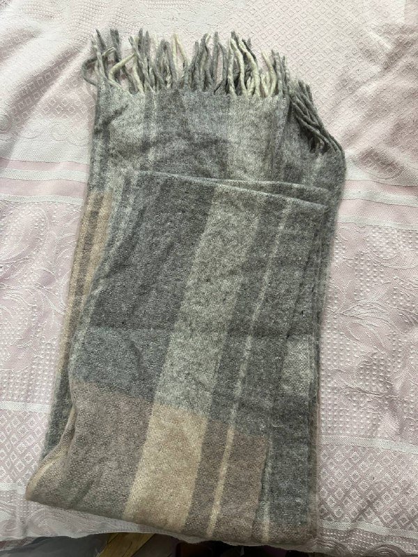 Топы М/L, юбка S, юбка-шорты М, леггинсы М, свитеры S и М, шарфы 6