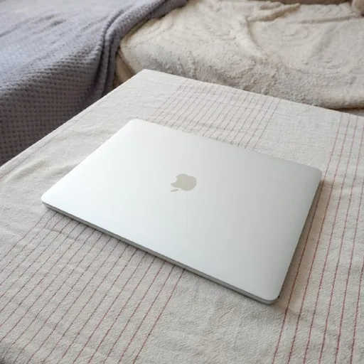 MacBook Pro 13" 2020 Intel Core i5 8GB 256GB Touch Bar