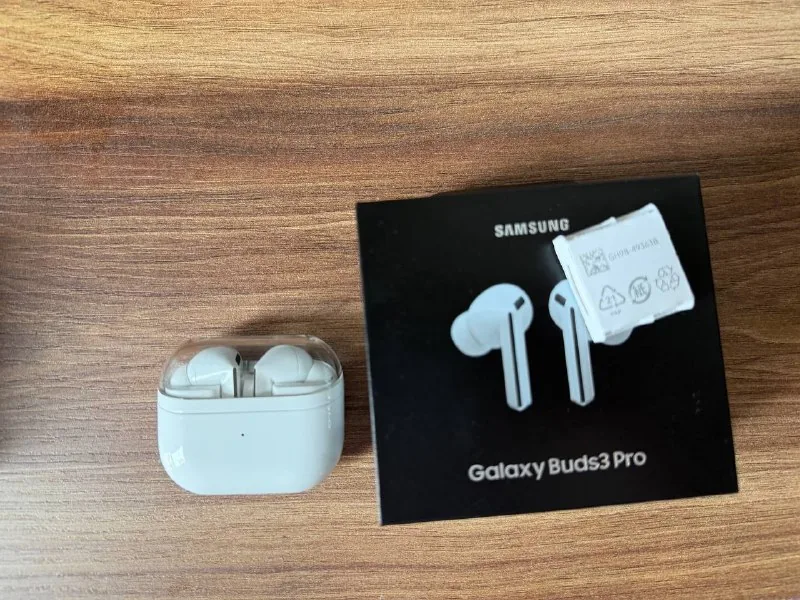 Samsung Galaxy Buds3 Pro 1