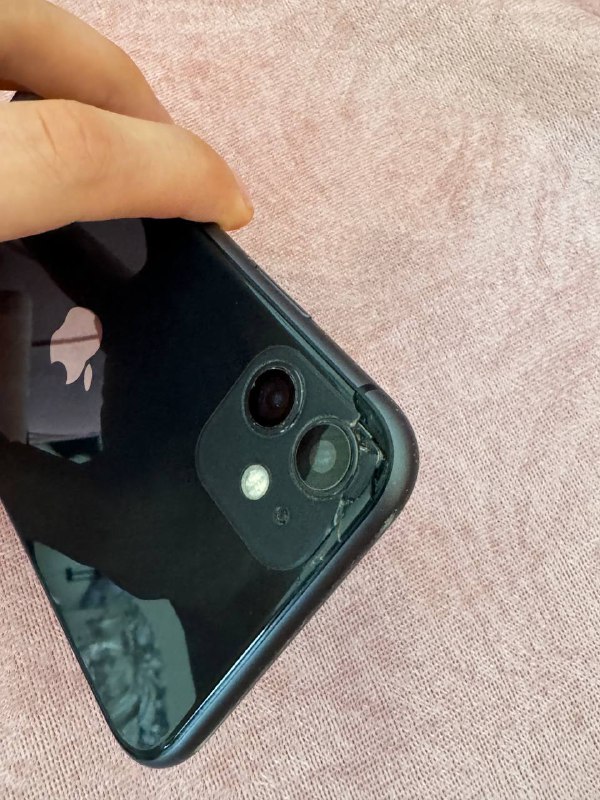 iPhone 11 128GB с оригинальным проводом 7
