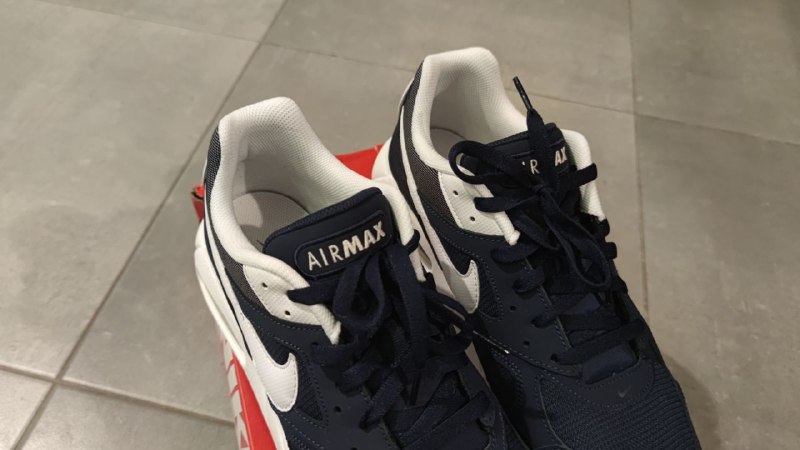 Новые с коробки Nike AirMax, размер 43 3