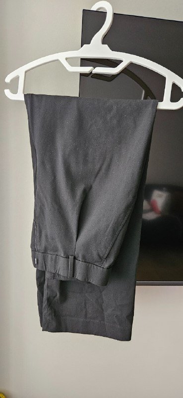 Пакет женской одежды размера S и бейсболка 9