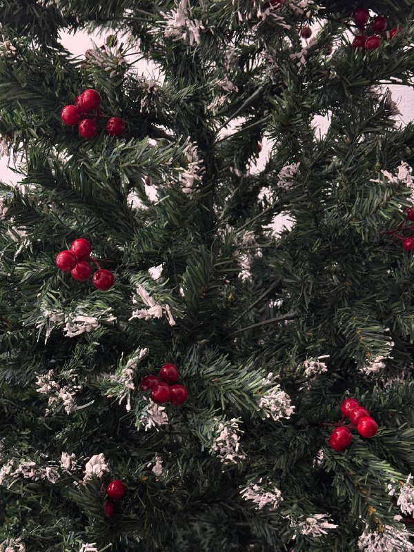 Искусственная елка высокая