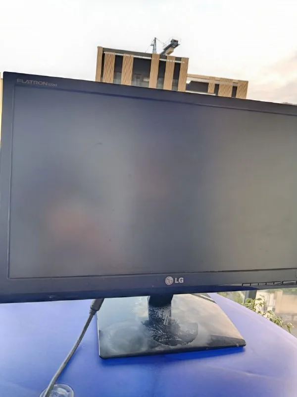 Монитор LG 1