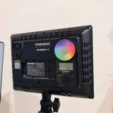 Два цветных светильника Yongnuo 3