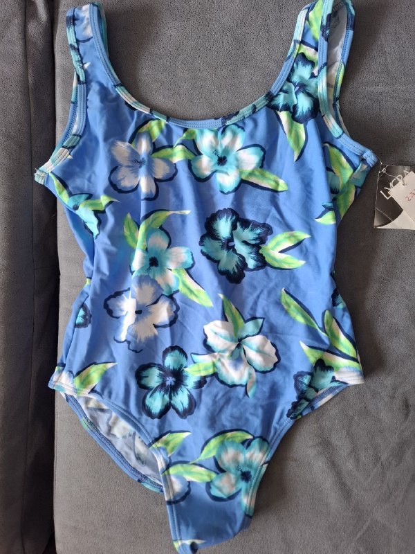 Объектив Nikon 18-55, пауэрбанк, УФ-лампа, кофеварка, машинка для стрижки, утюжок, ролики, браслет Pandora, купальник, плойка для афрокудрей 8