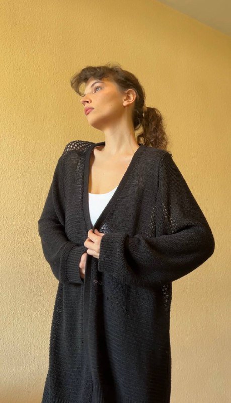 Изумрудная блузка с королевскими рукавами, кардиган в сеточку 2