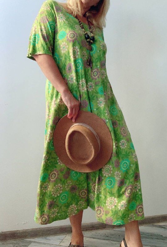 Лёгкое летнее платье XL с ярким принтом