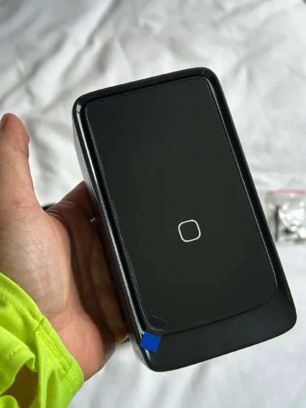 Портативный компрессор, насос с power bank 1