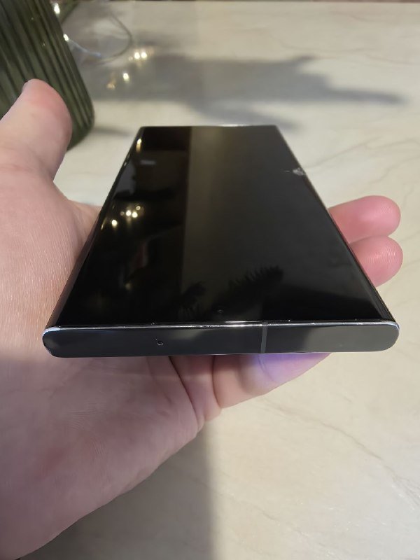 Samsung Galaxy S23 Ultra 12/256 gb поврежден экран 3