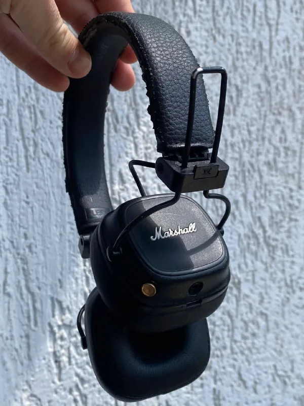 Marshall Major IV, JBL Clip 3 1