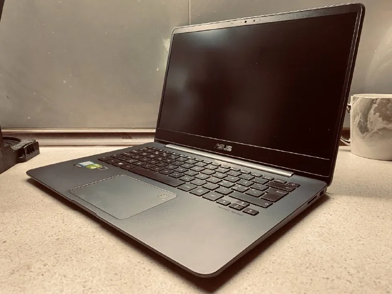Ноутбук Asus ZenBook UX430U 1