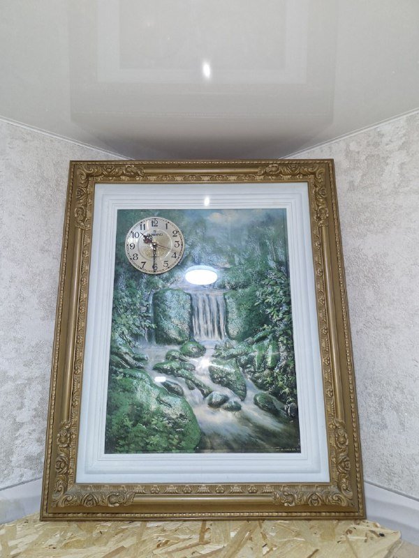 Картина с часами в раме