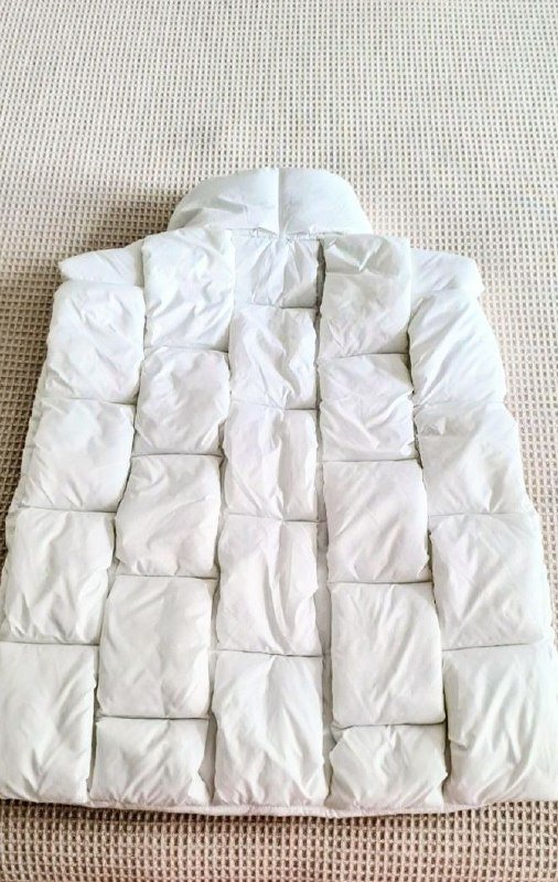 Жилет женский дутая oversize белая 3