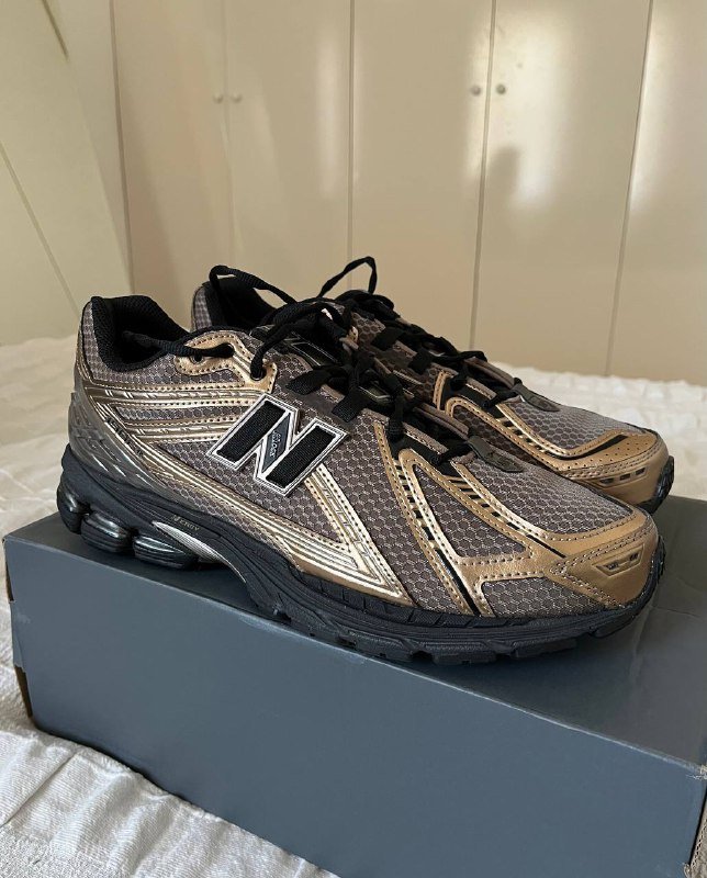 Кроссовки New Balance U1906 2